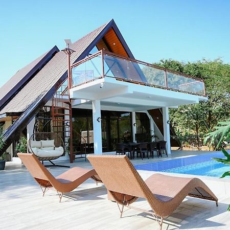 Redwood Cabin Bolinao Extérieur photo