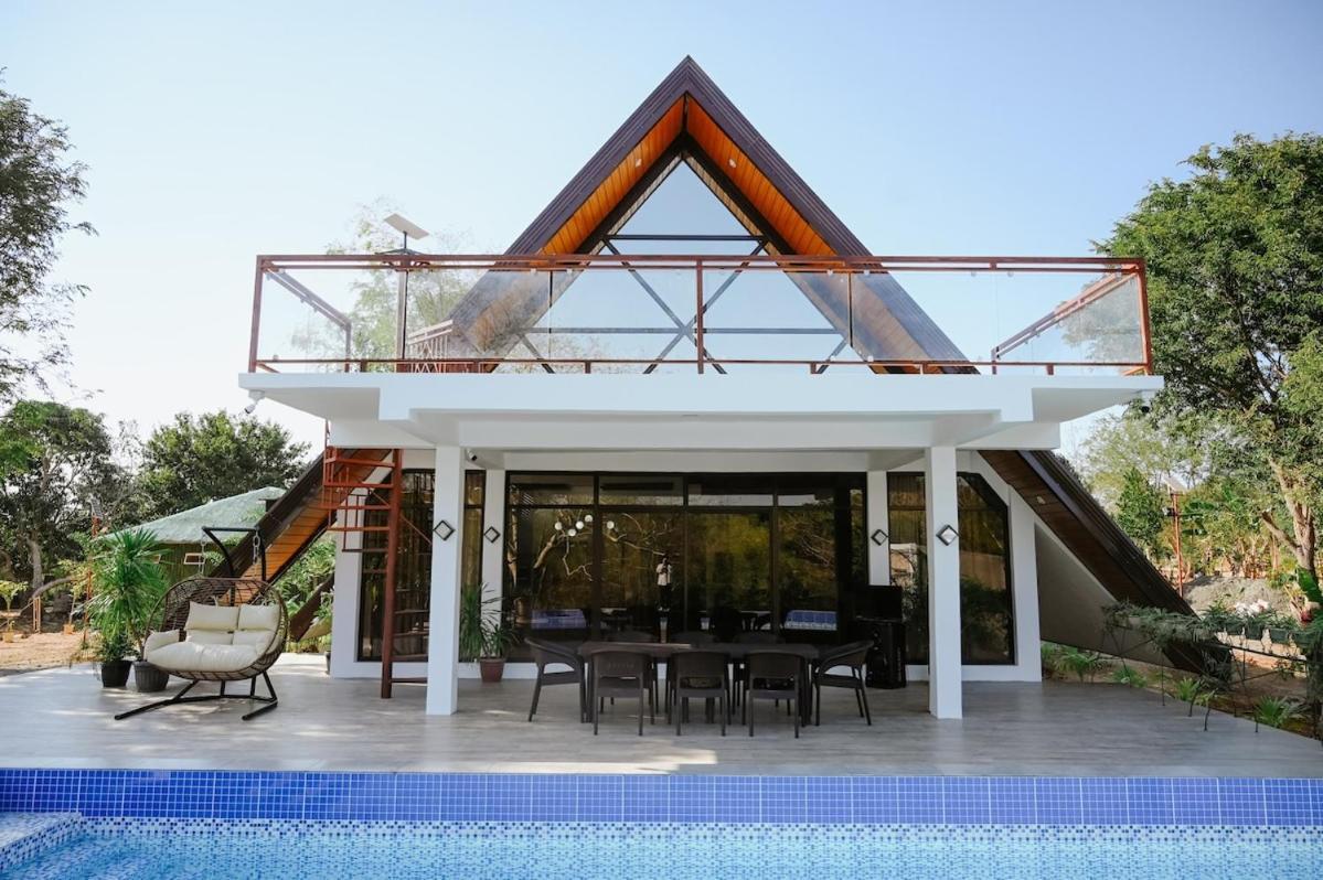 Redwood Cabin Bolinao Extérieur photo