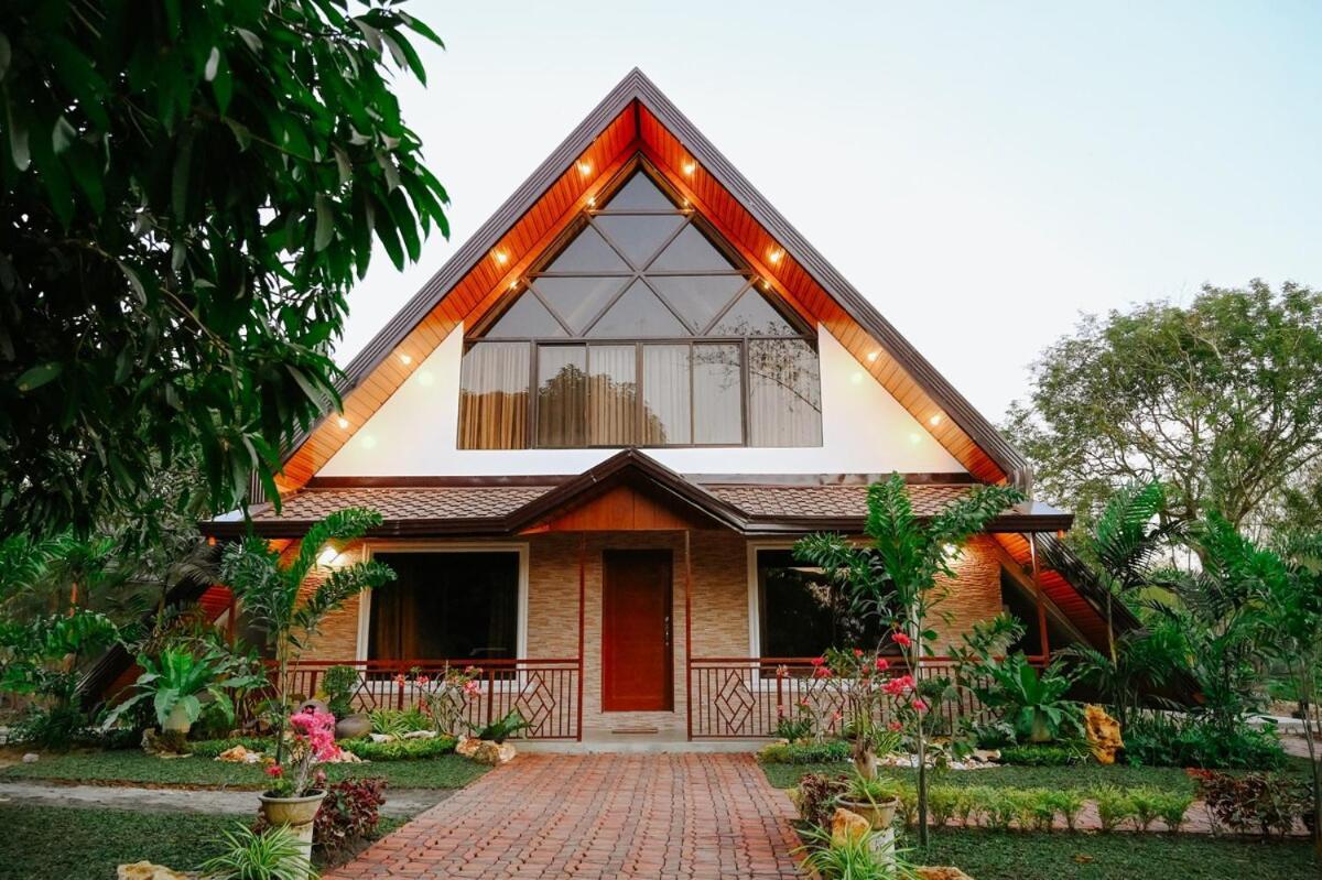 Redwood Cabin Bolinao Extérieur photo