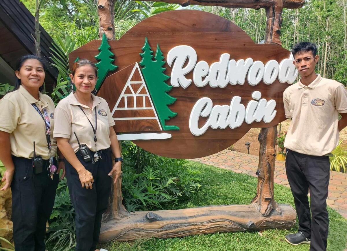 Redwood Cabin Bolinao Extérieur photo