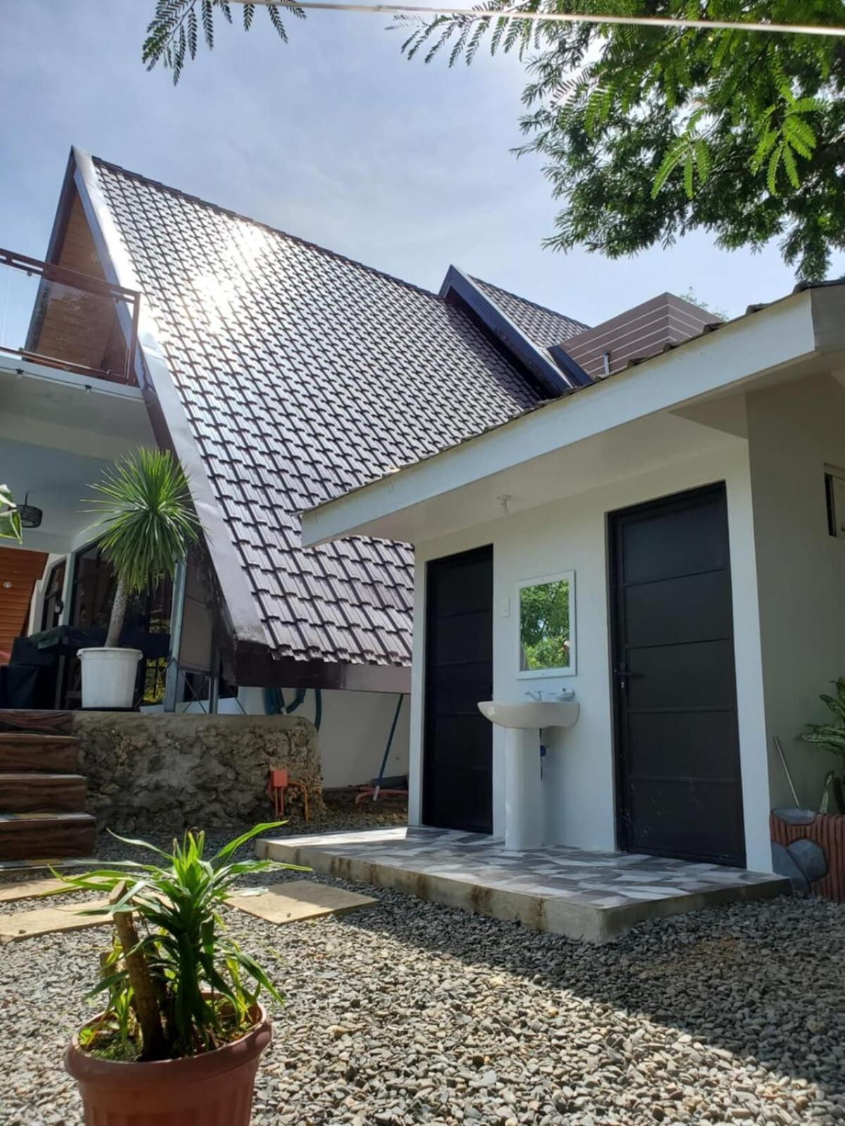Redwood Cabin Bolinao Extérieur photo