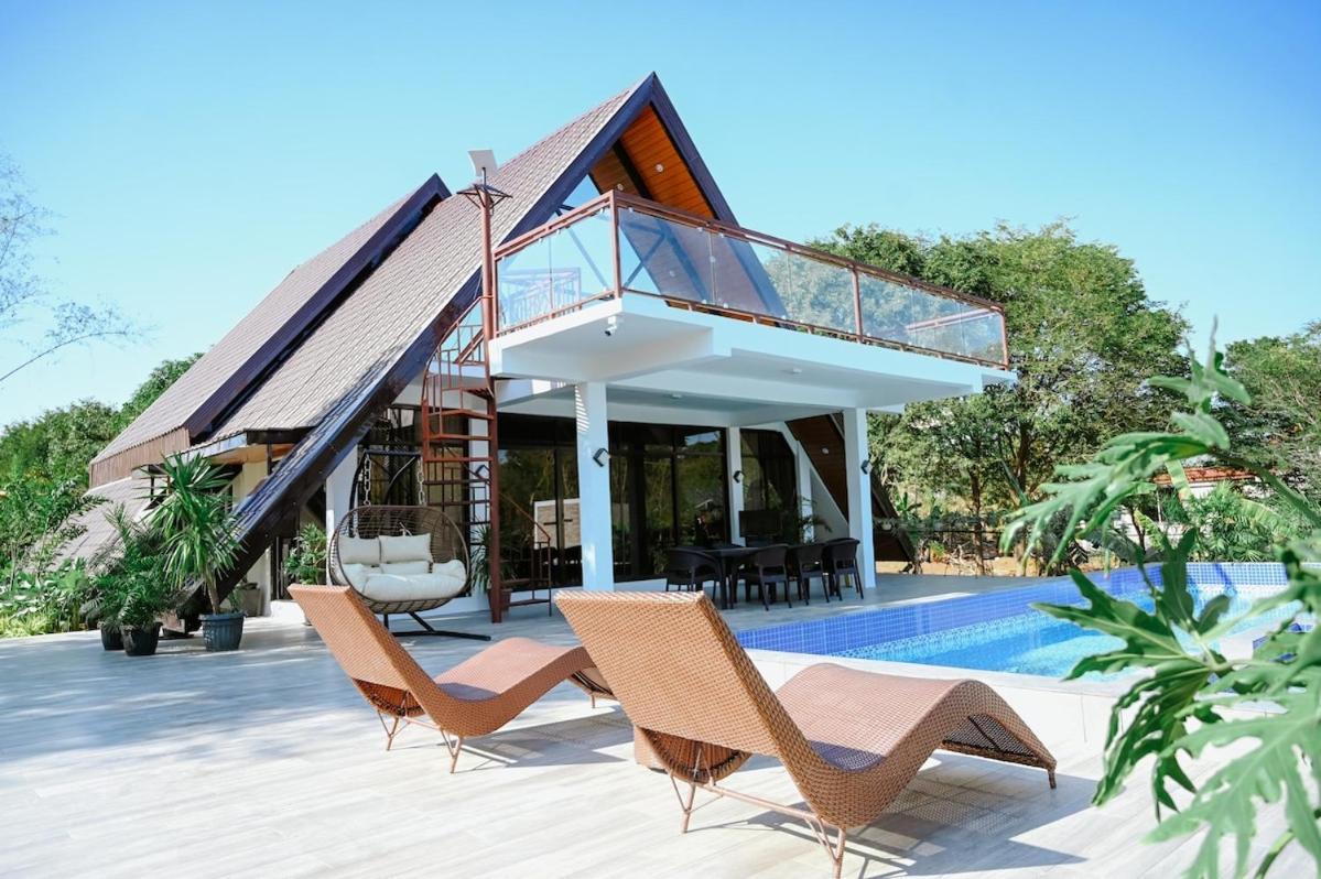 Redwood Cabin Bolinao Extérieur photo